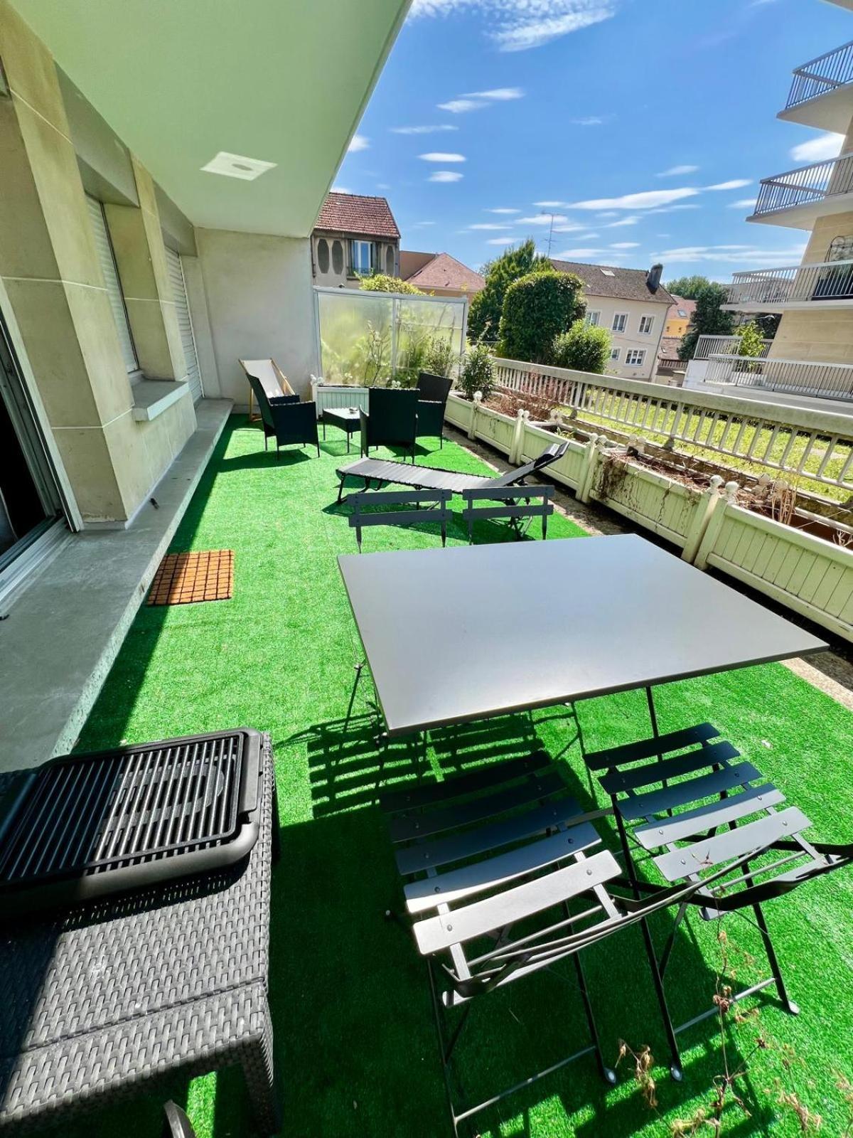 Disney-Bord De Marne-Parking Prive Meaux Ngoại thất bức ảnh